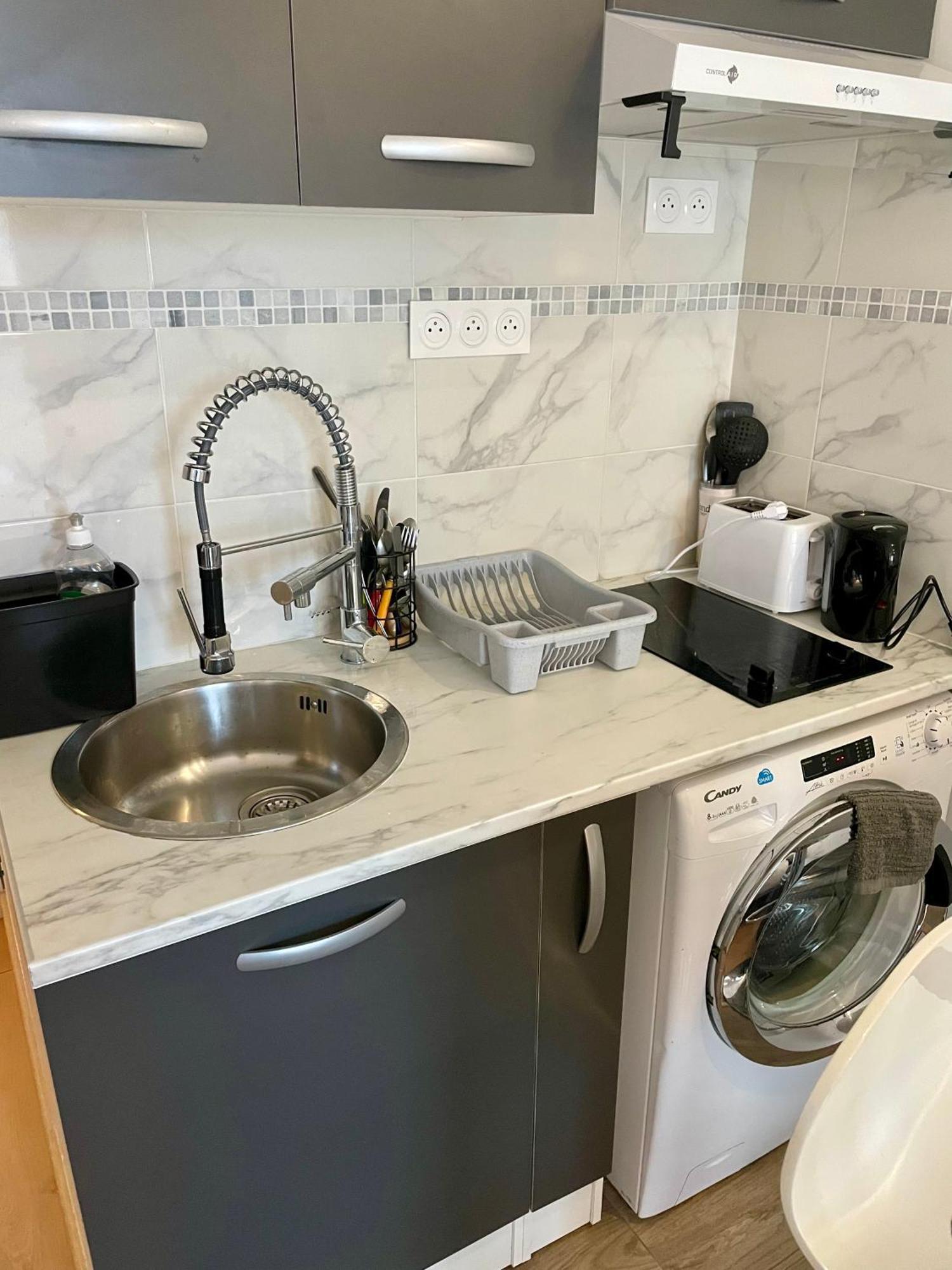 Exclusive Private By Warilco - Pleyel 25 M2 - A 1 Minute De La Station Metro Carrefour Pleyel *